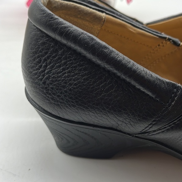Softspots Black leather heeled loafer Sz 11 Wide. BLO1834A - Picture 3 of 10